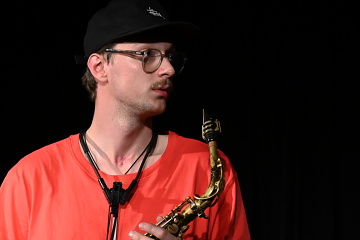 Na čom momentálne maká ... Nikola ???