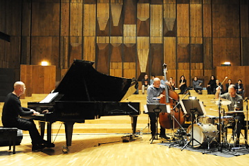 Skvelé Stefano Battaglia Trio pod pyramídou !!!